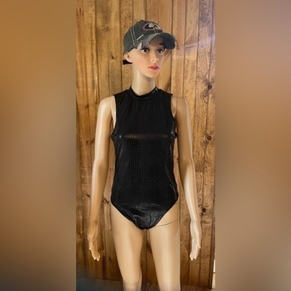Women's Crocodile Embossed Cami Bodysuit sleeveless top Sz large - Picture 1 of 4